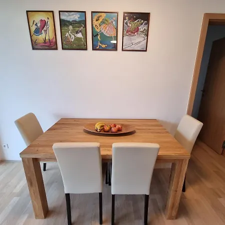 Lägenhet Quiet 1-bedroom In A Basement Of New