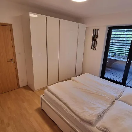 Apartmán Quiet 1-bedroom In A Basement Of New Praha